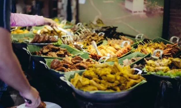 Kuliner Lokal Yang Harus Dicoba Saat Traveling