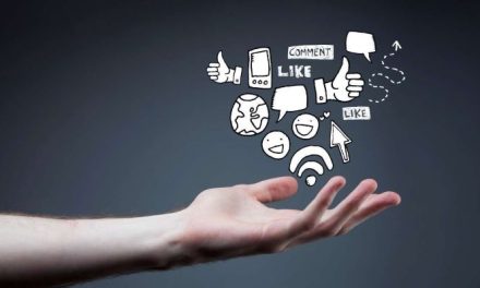 Peran Media Sosial Dalam Perkembangan Era Digital