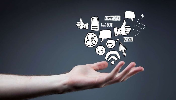 Peran Media Sosial Dalam Perkembangan Era Digital